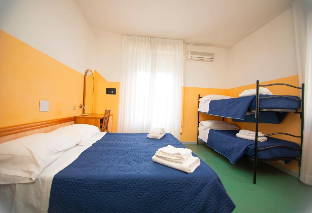 Hotel Montebello Riccione Zewnętrze zdjęcie