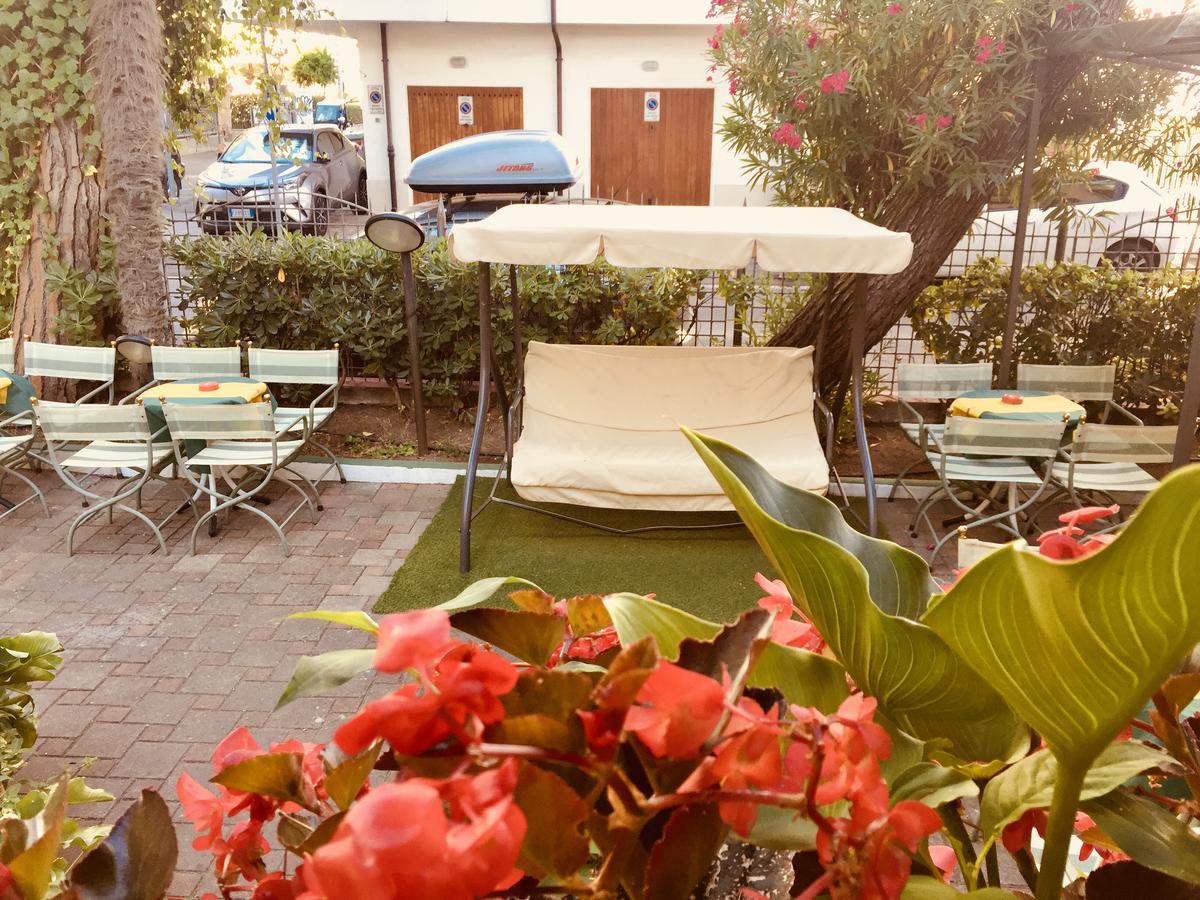 Hotel Montebello Riccione Zewnętrze zdjęcie