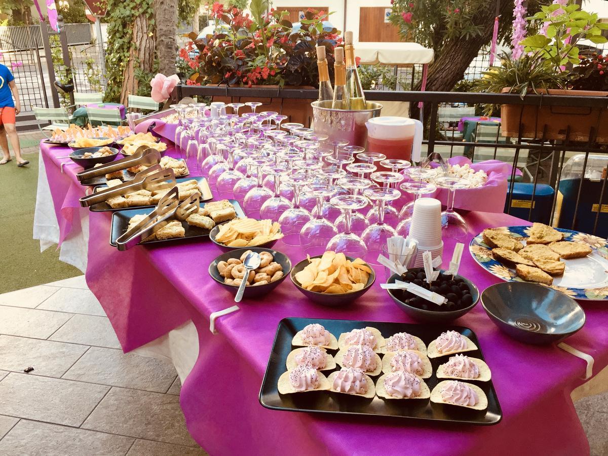 Hotel Montebello Riccione Zewnętrze zdjęcie