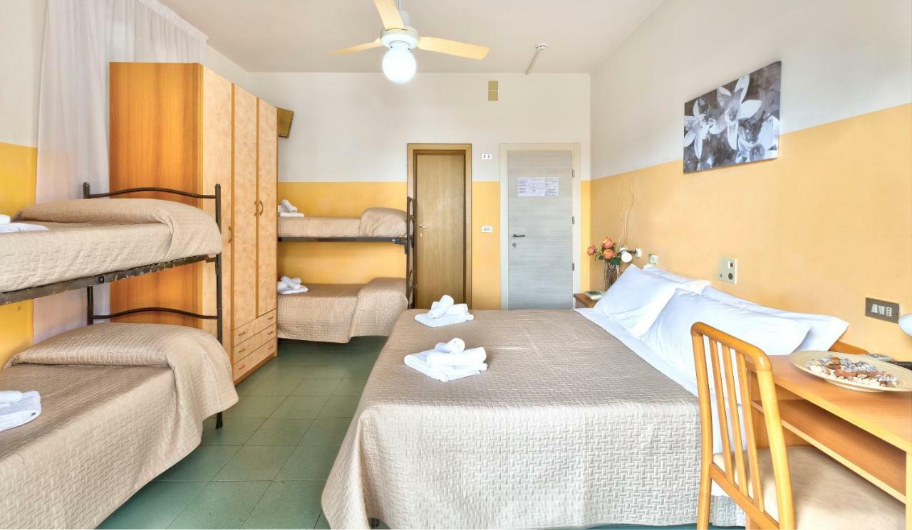 Hotel Montebello Riccione Zewnętrze zdjęcie